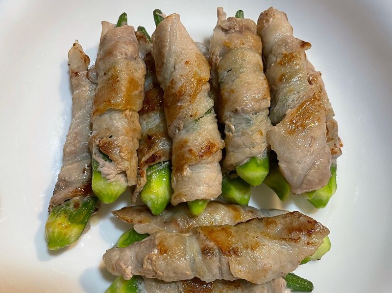 秋葵豬肉捲～