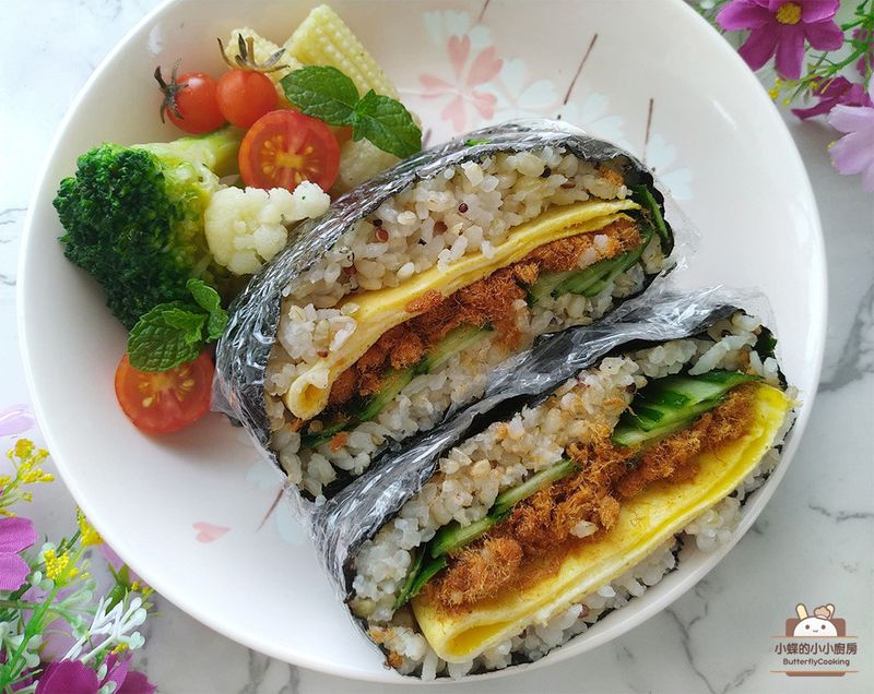 果醋肉鬆飯糰〞簡易做法的經典壽司風味