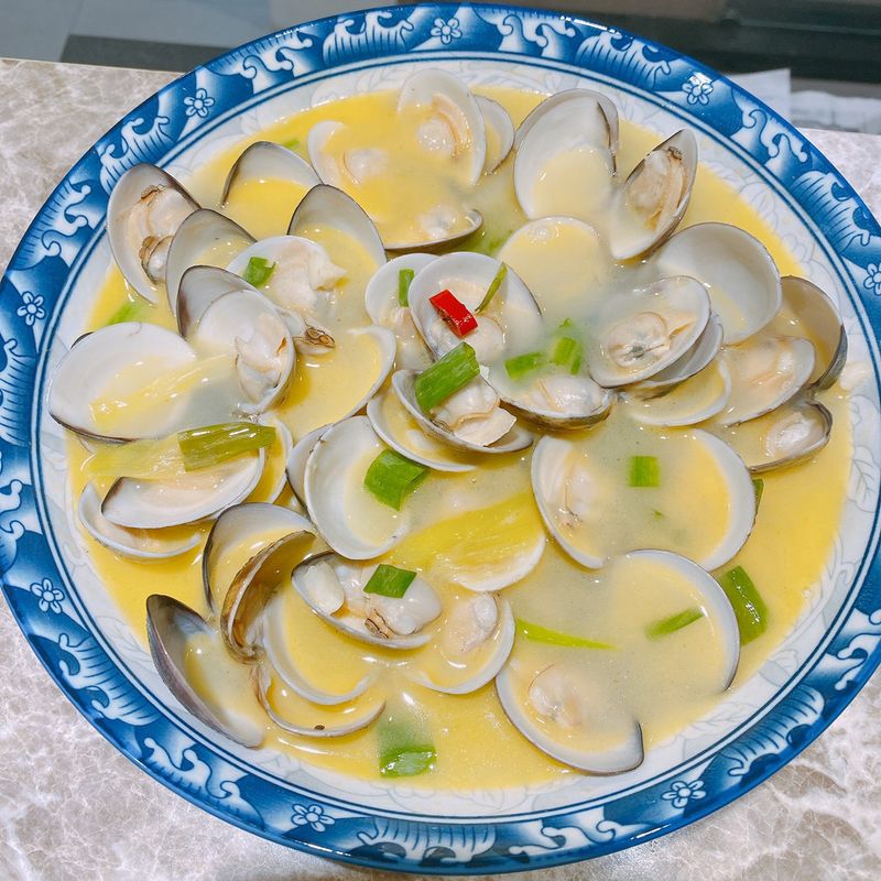 奶油酒蒸蛤蠣