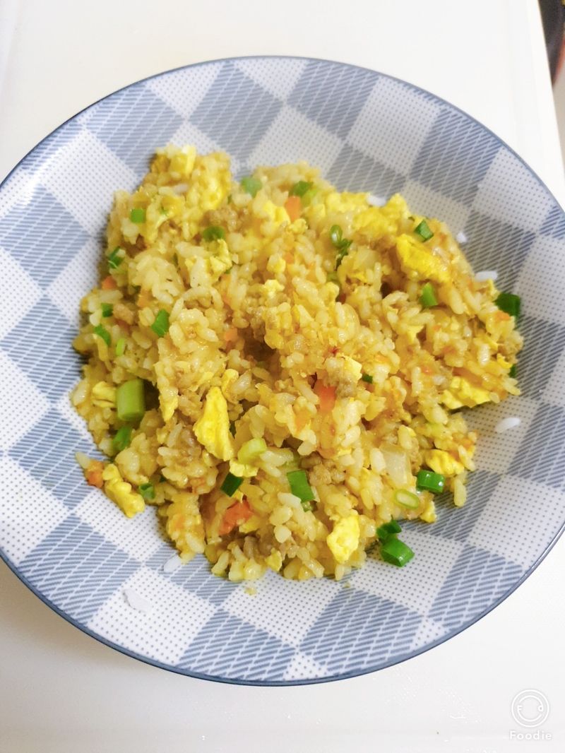 咖哩沙茶炒飯