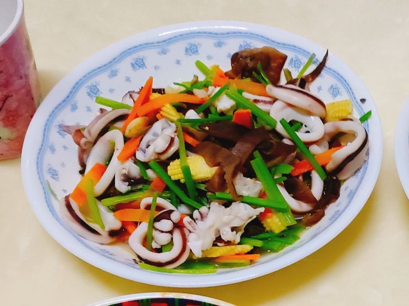 芹菜炒魷魚圈