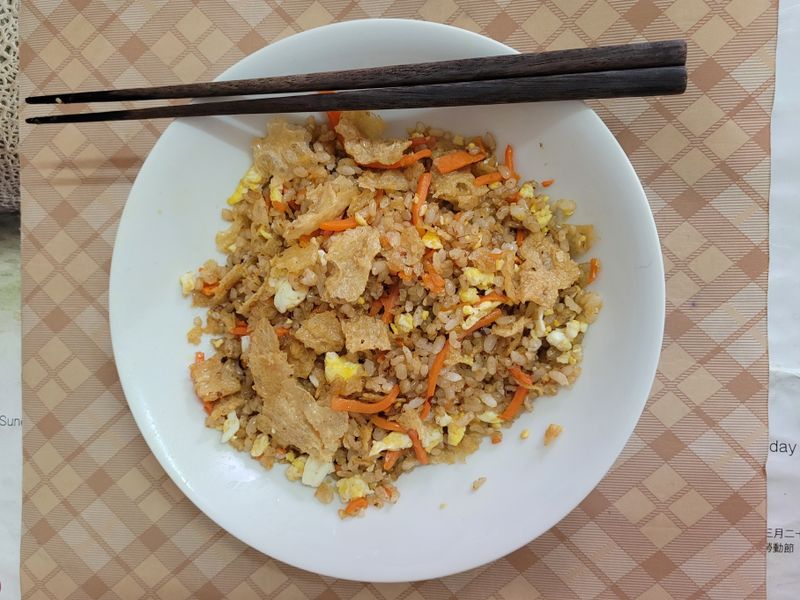 油皮（豆皮）紅蘿蔔絲蛋炒飯