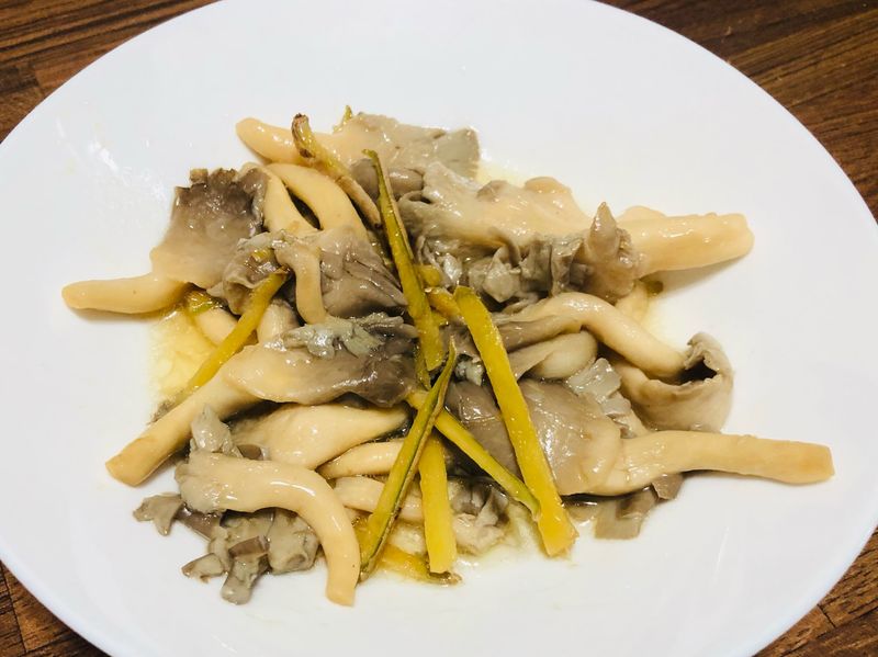 清炒秀珍菇