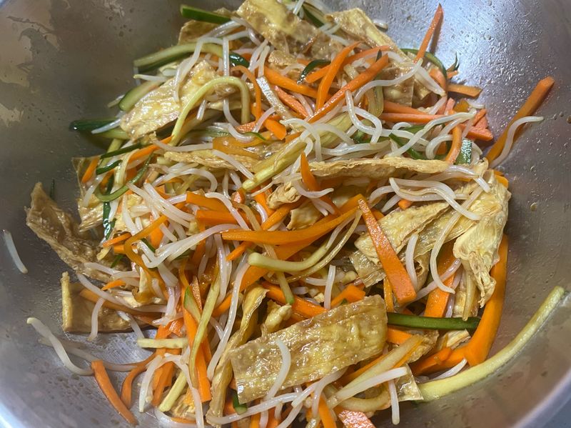 涼拌豆皮時蔬