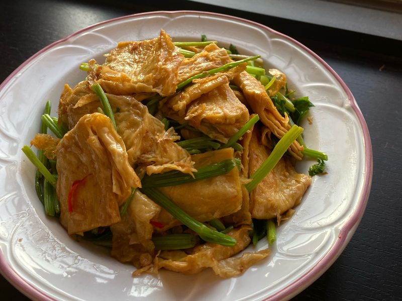 芹菜炒豆包
