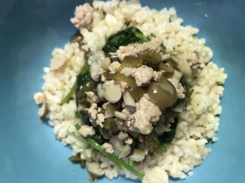 剝皮辣椒滷肉
