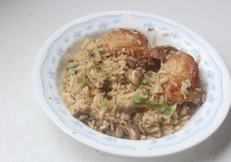 蒜香蘑菇雞腿飯