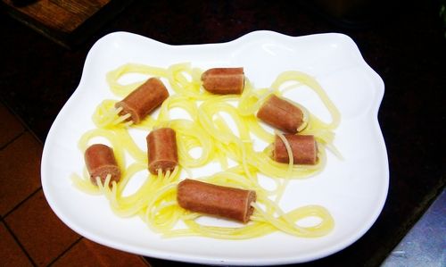 雞肉熱狗vs義大利面