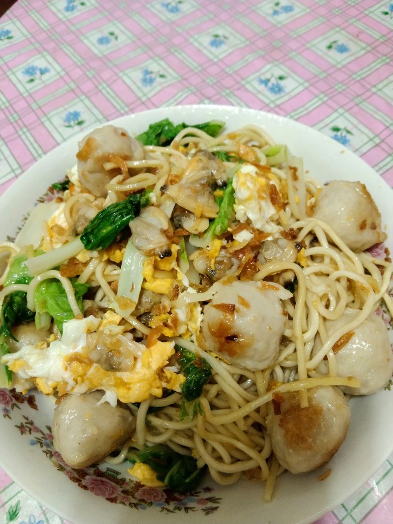 文蛤魚丸炒麵
