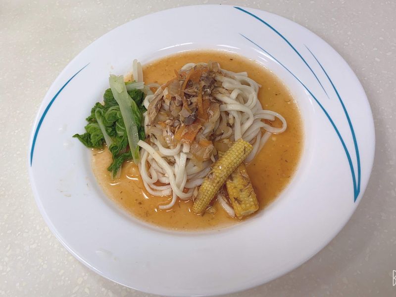 番茄鯖魚麵