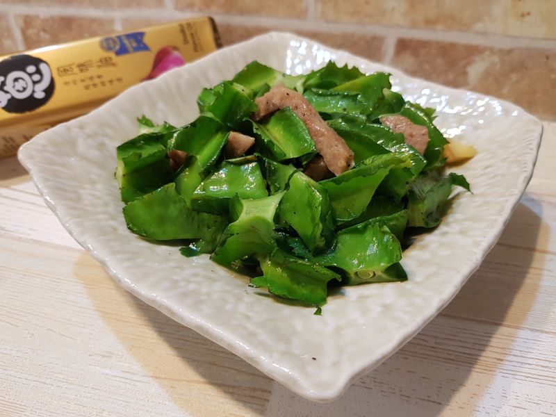 貢丸炒翼豆