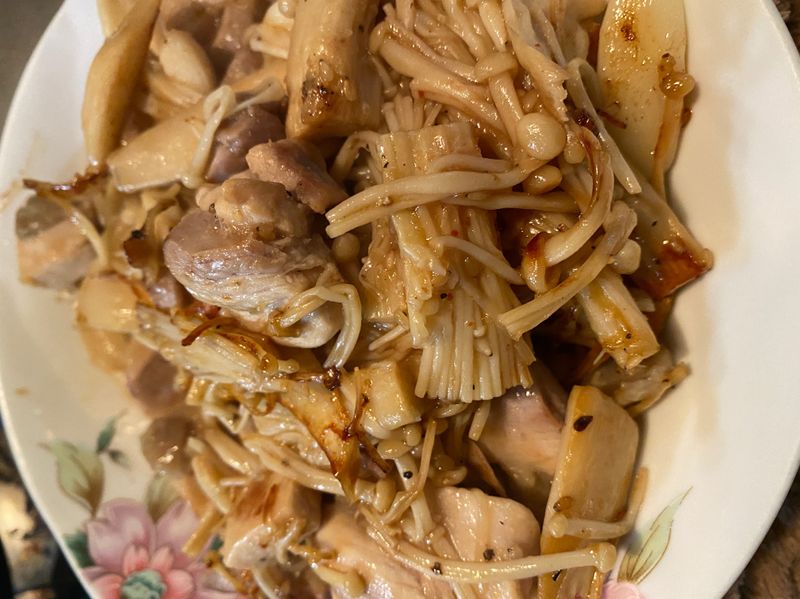 菇菇雞丁