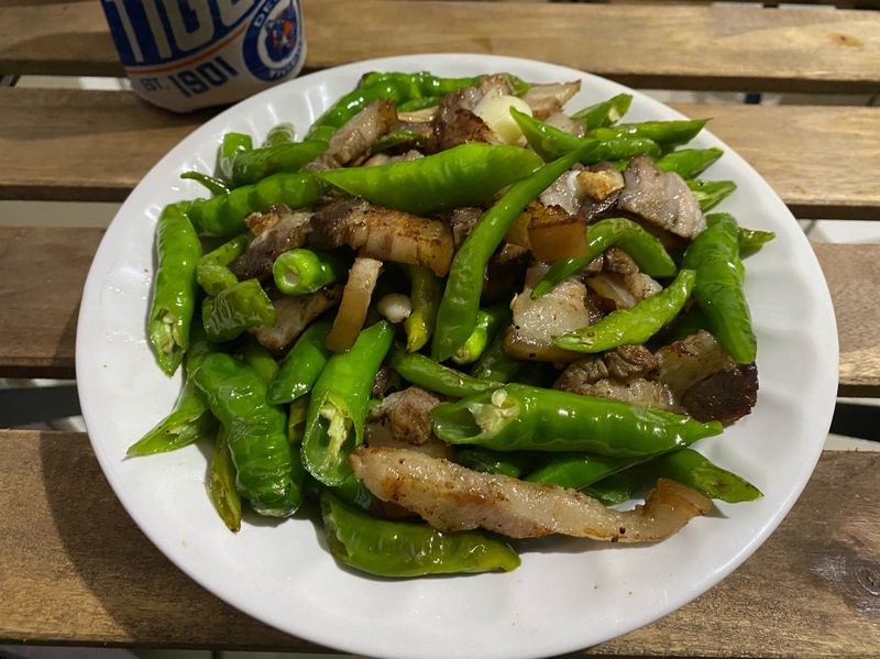 下酒菜-鹹豬肉炒糯米椒ㄧ鍋煎