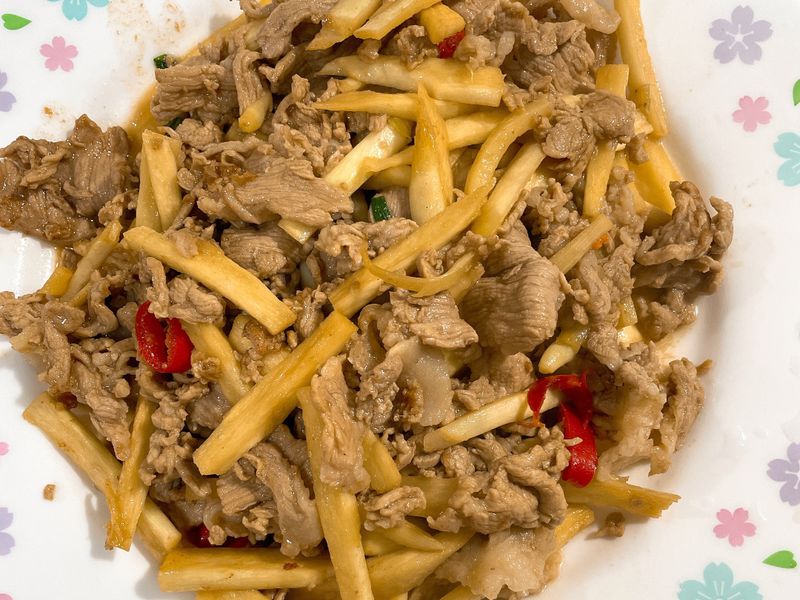筊白筍炒肉絲