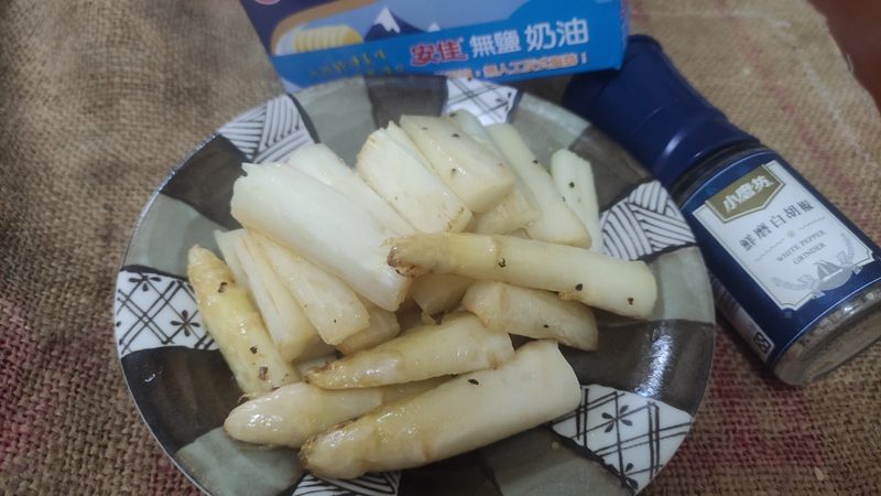 奶香燜蘆筍