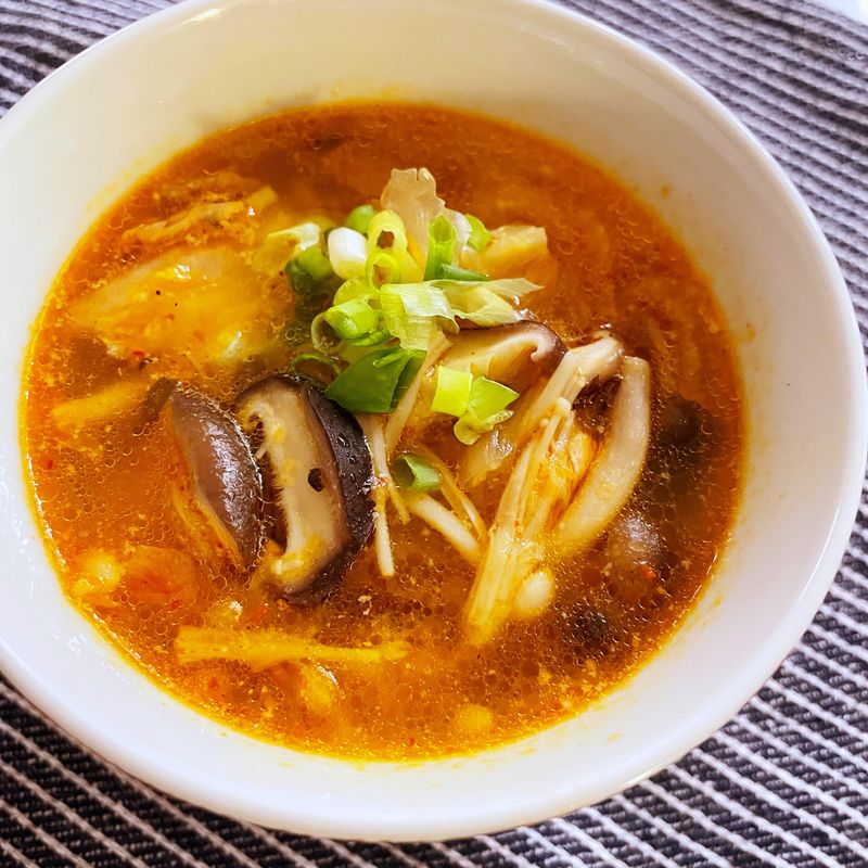 泡菜菇菇湯