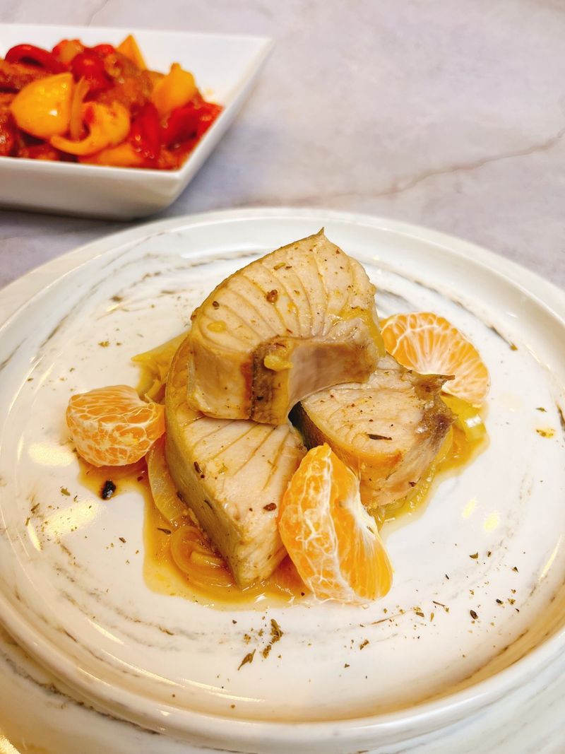香橙白酒鮪魚肉排