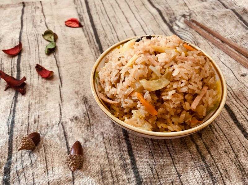高麗菜什錦菇菇飯(電子鍋版)