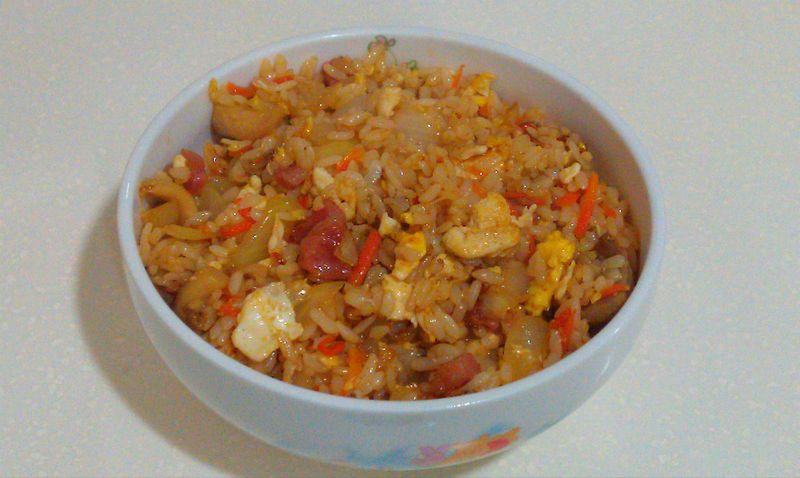 【Tina下廚趣】香腸洋蔥菇菇炒飯