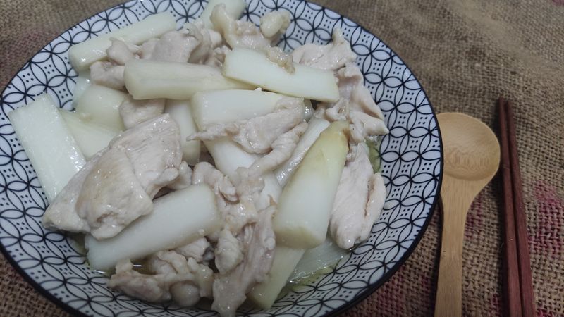 白蘆筍快炒嫩滑雞