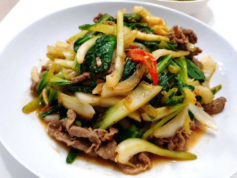 麻辣沙茶牛肉炒青江菜