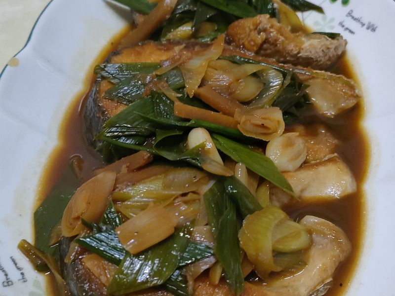 蒜苗燒烏魚