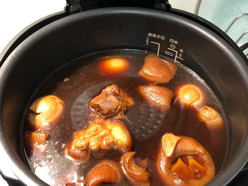 (紅小萬)家常滷豬腳