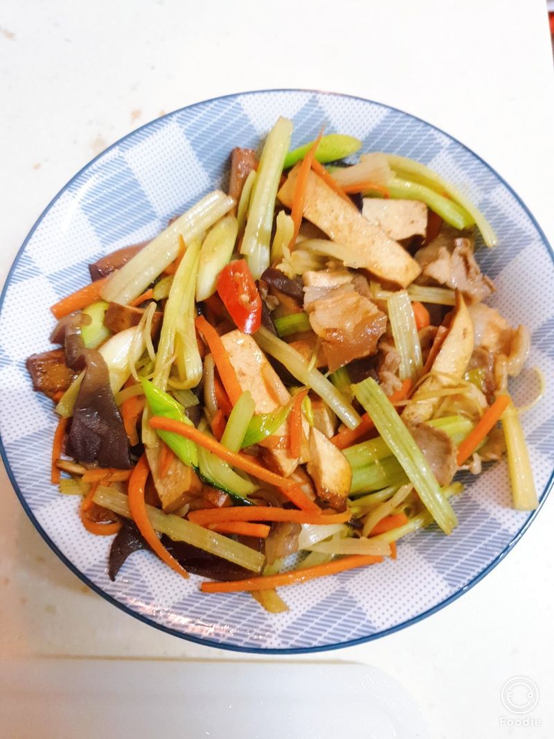 肉片炒三絲