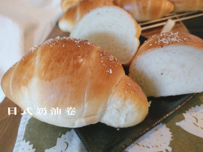 蒜香奶油卷餐包