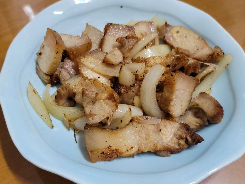 洋蔥炒三層肉