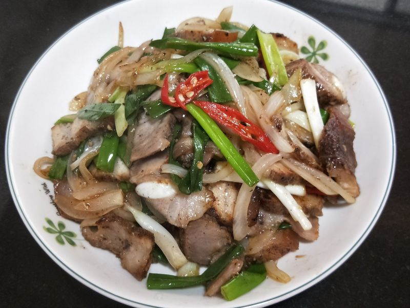 蔥蔥鹹豬肉