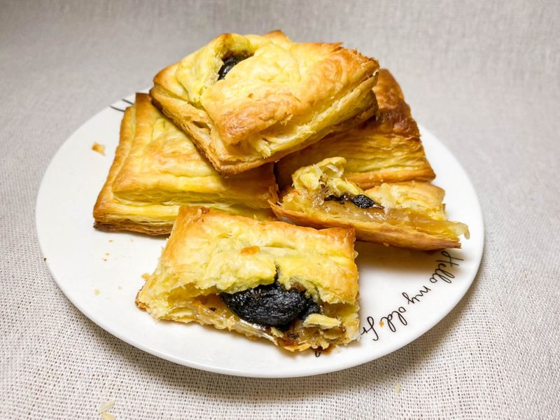黑蒜系列甜點-Part3酥皮黑蒜年糕