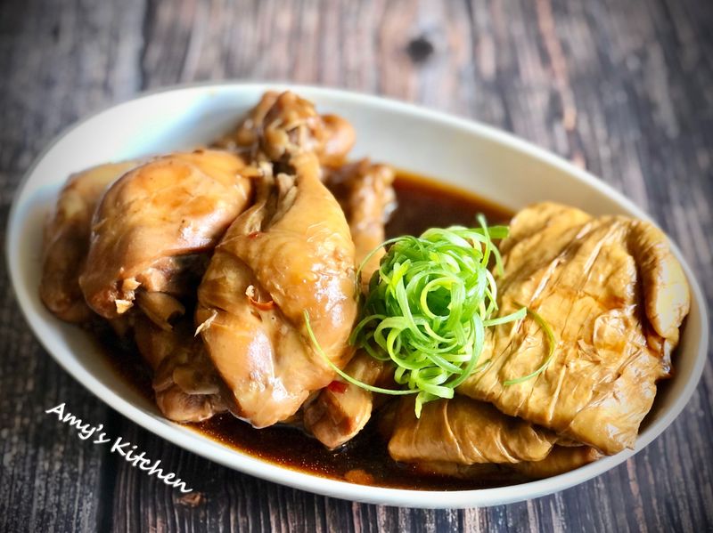 香辣滷雞腿豆皮 / 便當菜