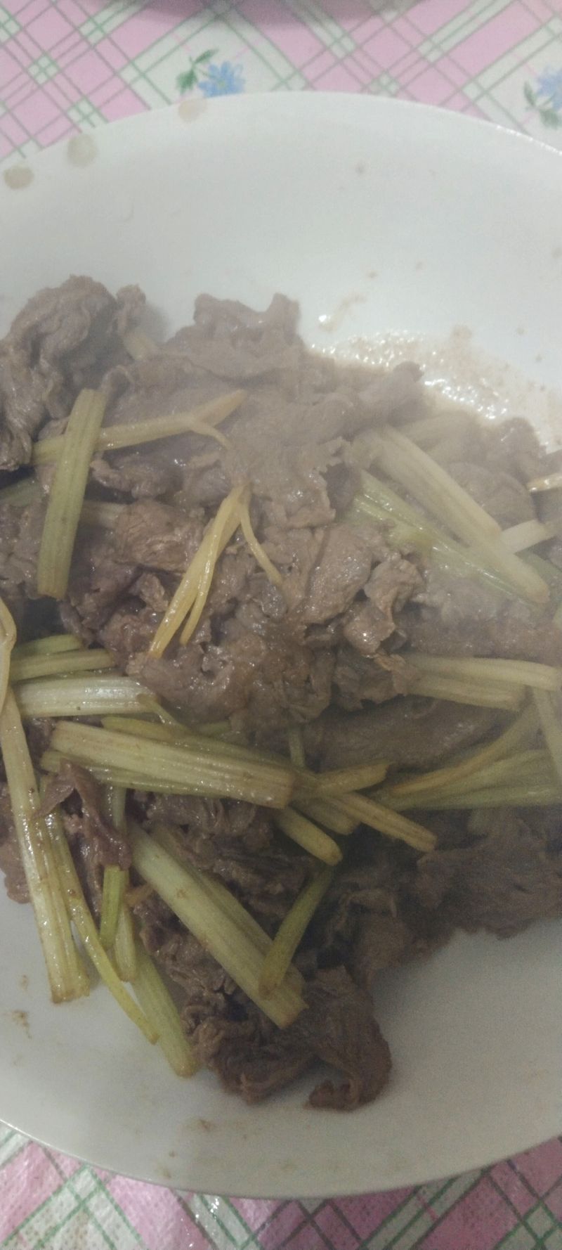 芹菜炒牛肉