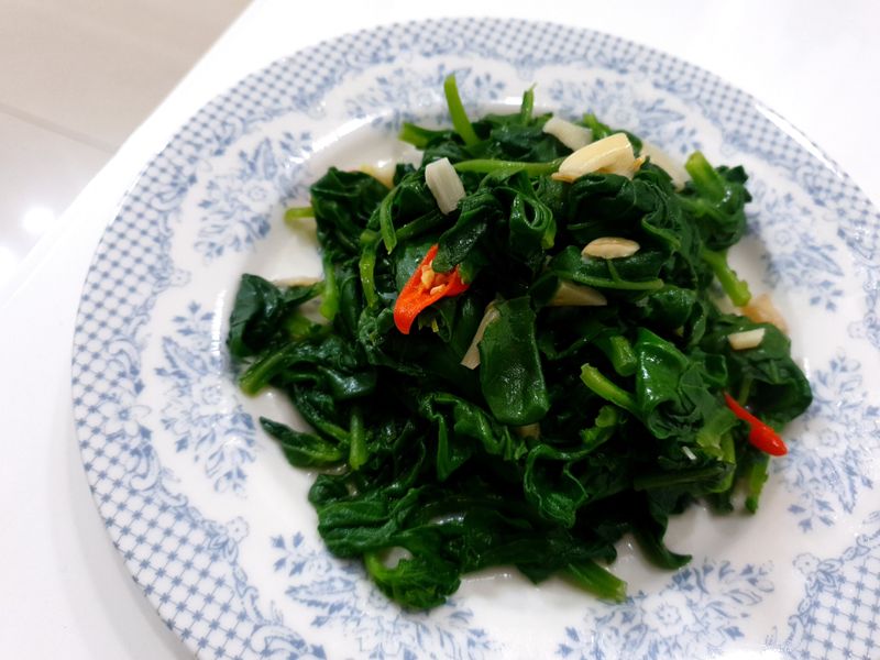 蒜炒甜菠菜