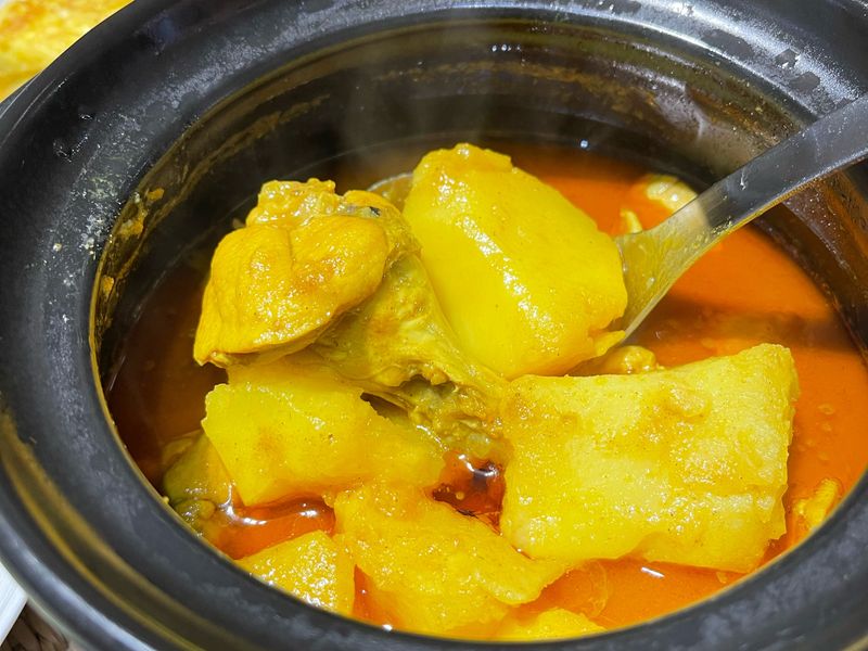 泰式黃咖哩雞