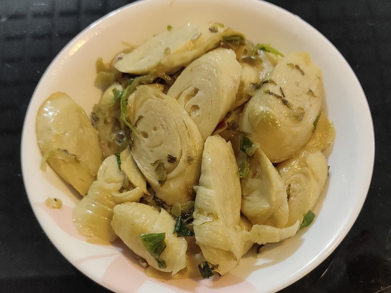 酸菜炒麵腸
