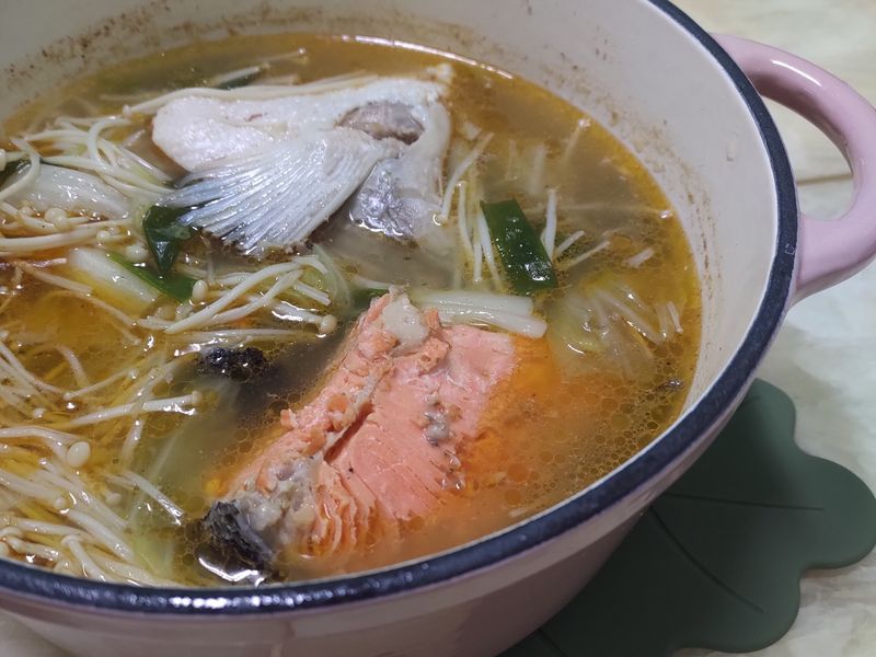 鮭魚沙茶鍋
