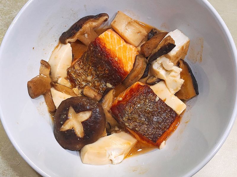味增鮭魚煮