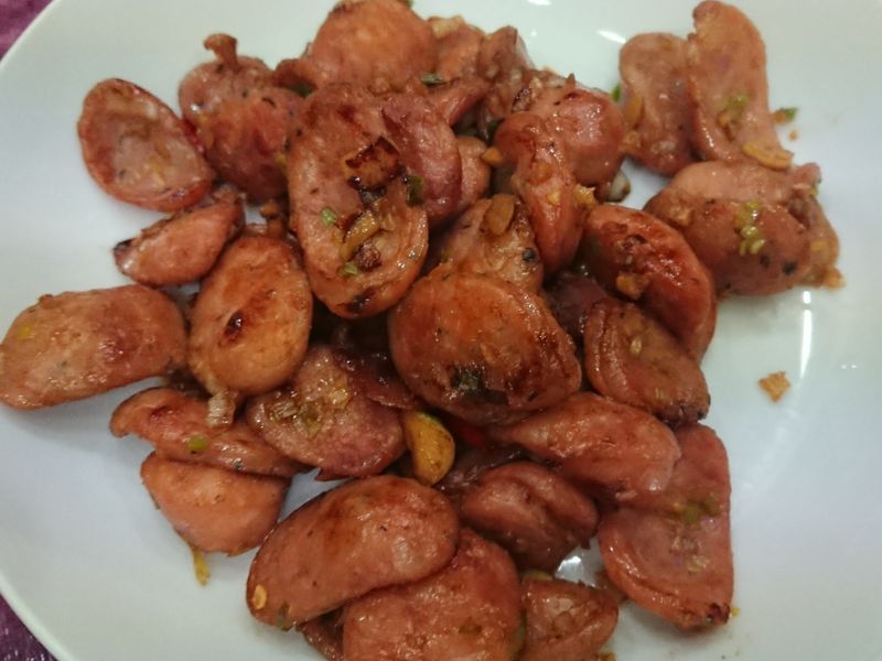 蒜炒香腸