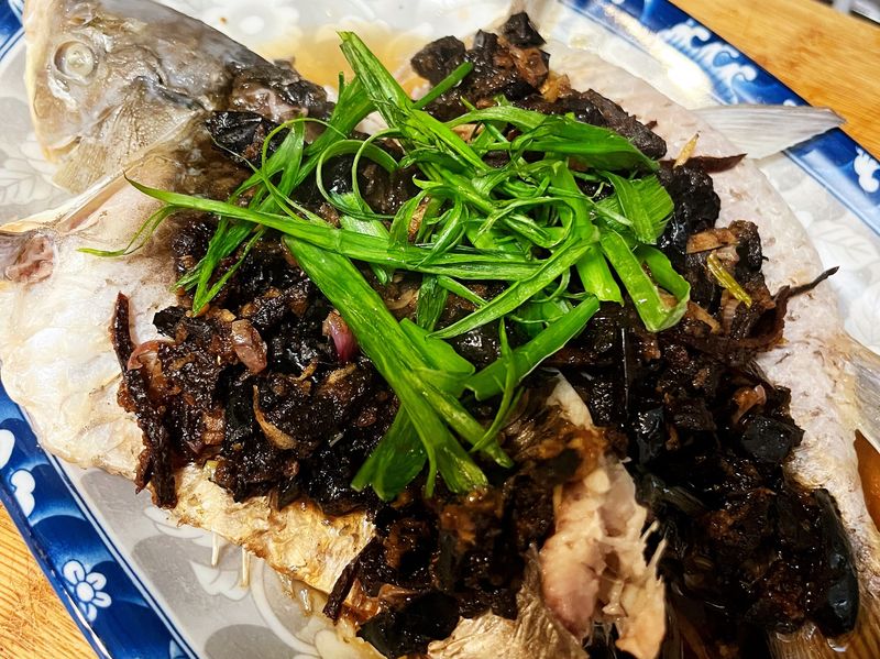 欖角蒸鰂魚