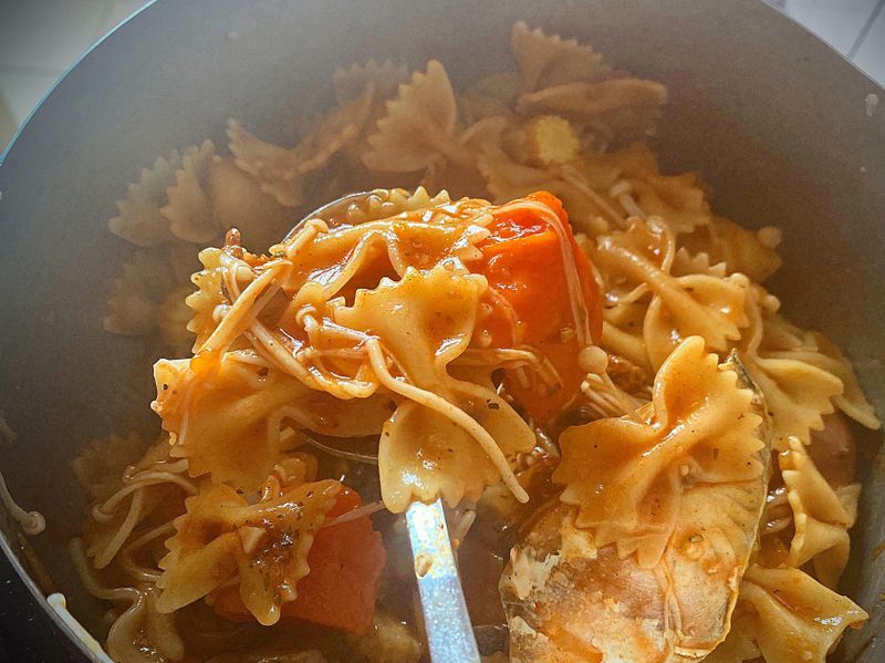 ［義式］奶油紅醬蘑菇蝴蝶麵