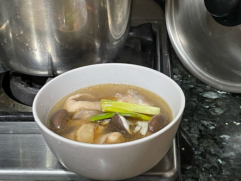 麻油梅子雞湯