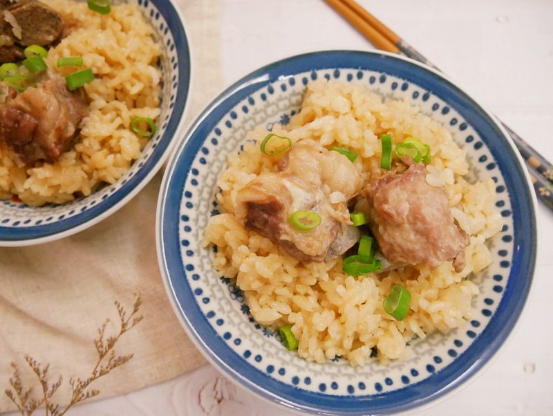 好開胃「醬香排骨炊飯」香氣四溢~