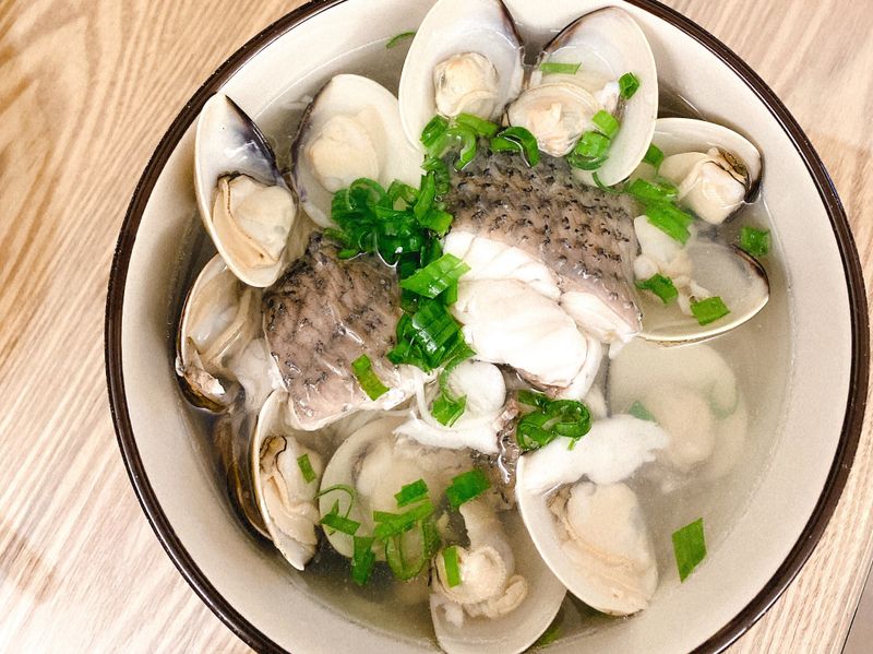 蛤蜊鮮魚麵線