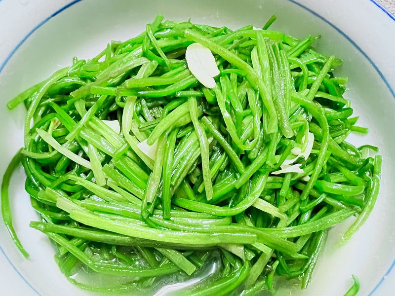 蒜炒水蓮
