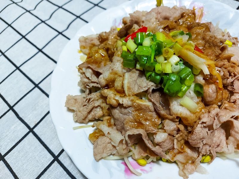 白灼豆芽肉片︱清爽無負擔