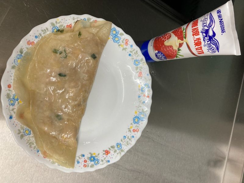 鮪魚玉米煉奶蛋餅
