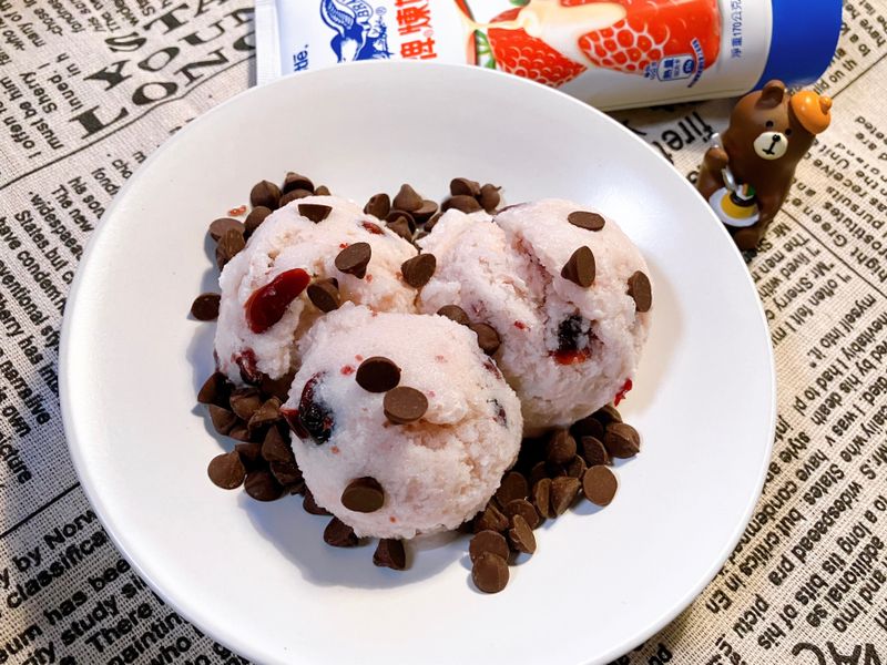 草莓煉乳冰淇淋🍧無鮮奶油.無冰淇淋機