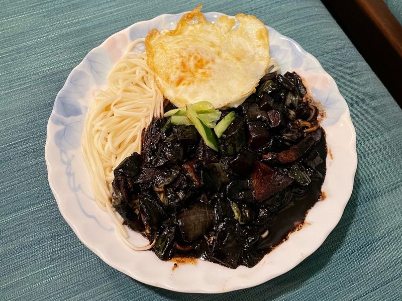 韓國炸醬麵（짜장면）